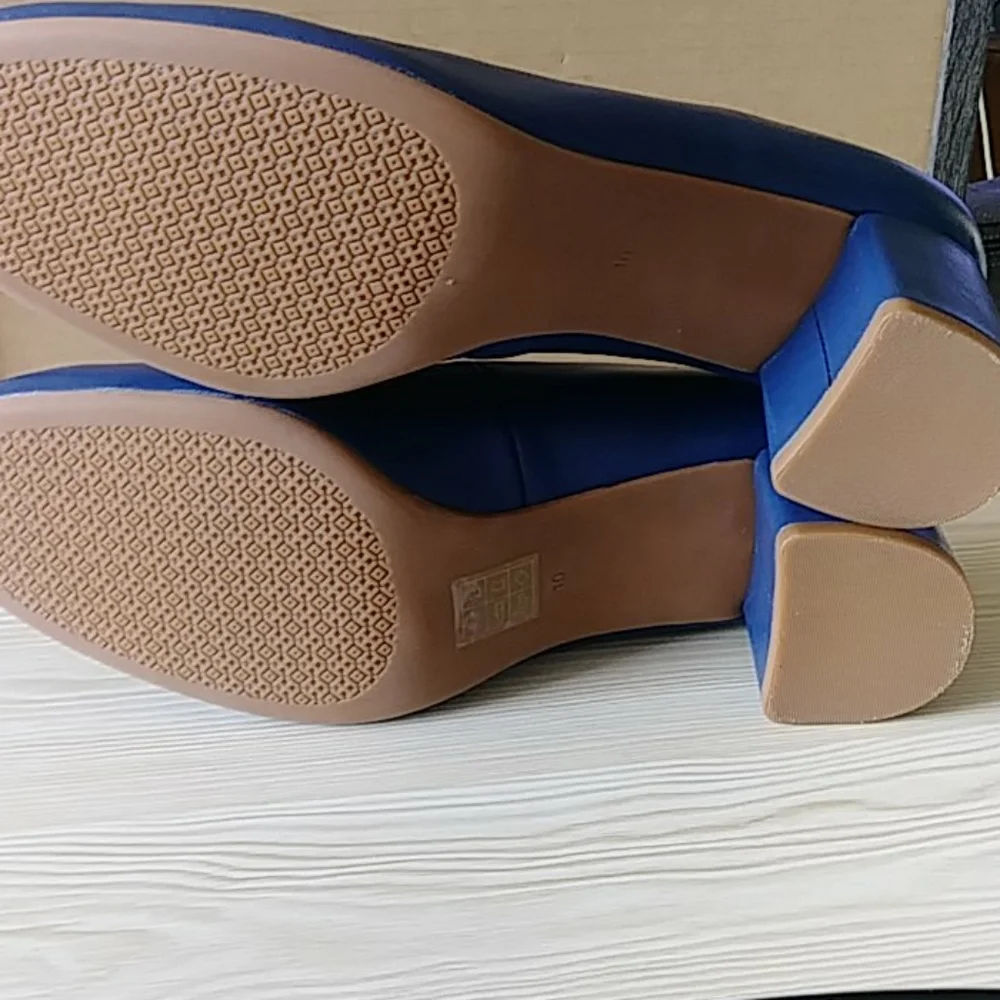 Tory Burch Size 10 Blue Block Heels - Picture 6 of 10